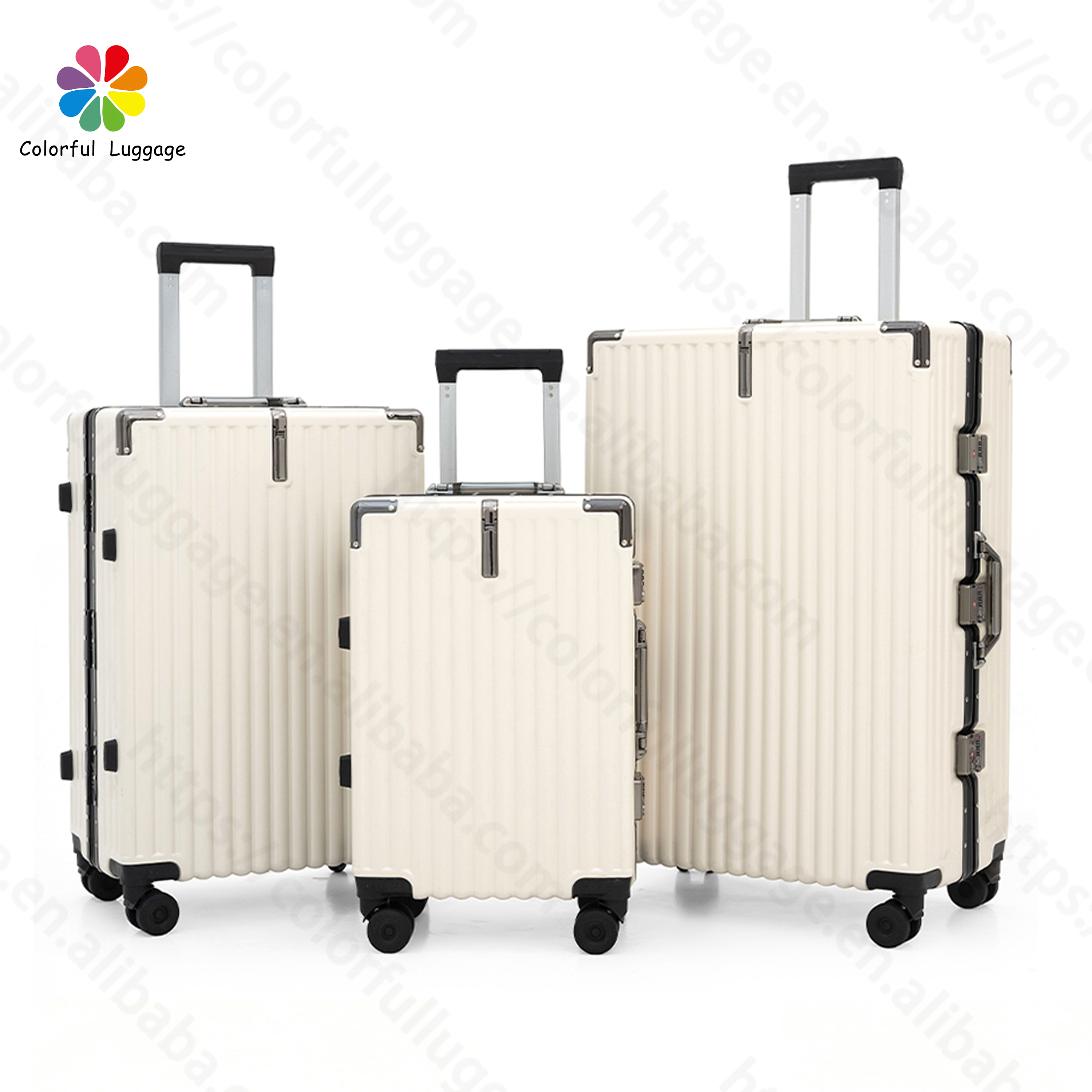 H07 luggage detail 1